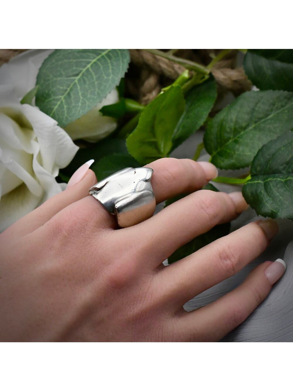 Vintage Modernist Heavy Sterling Sculptural Bird Ring Signed MOUG 20.4g Size 9.5